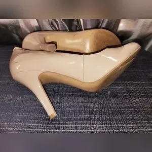 Nine West Shoes Nine West Womens Size 6m Nude Ambitious Round